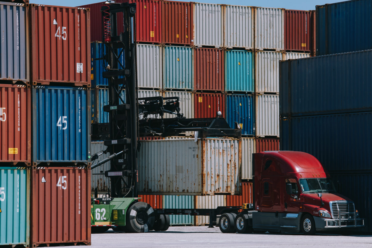 Navigating the looming port strike: How Uber Freight helps shippers stay resilient